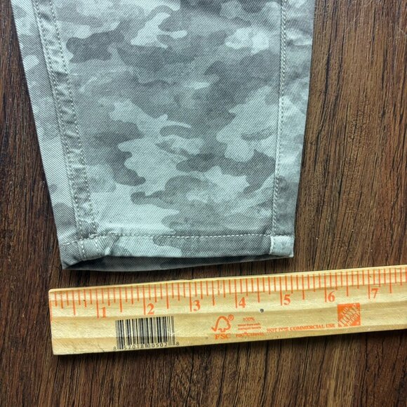 NWT SPANX Stretch Twill Camo Cargo Joggers Women’s Size Large - Picture 11 of 12